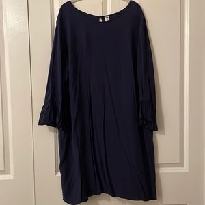 Old navy dress with bell sleeves